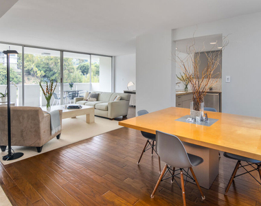 8787 Shoreham Drive - Photo Thumbnail 6