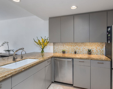 8787 Shoreham Drive - Photo Thumbnail 12