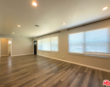 15449 Septo Street - Photo Thumbnail 7