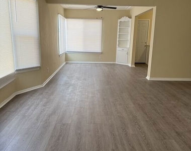 4479 W 61st Street - Photo Thumbnail 4