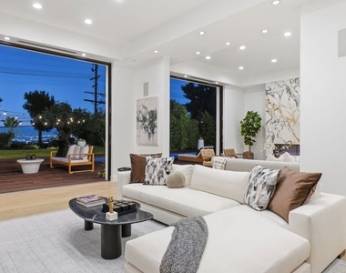16341 3/4 Sloan Drive - Photo Thumbnail 11