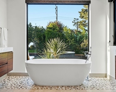 16341 3/4 Sloan Drive - Photo Thumbnail 4