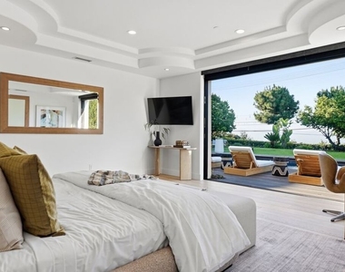 16341 3/4 Sloan Drive - Photo Thumbnail 3