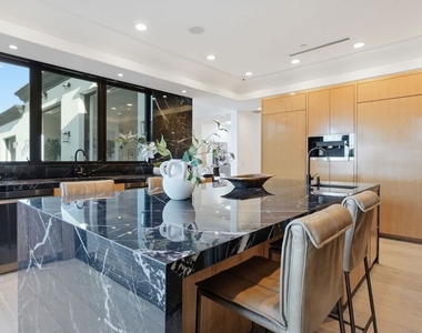 16341 3/4 Sloan Drive - Photo Thumbnail 2