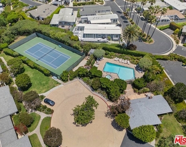 6798 Las Olas Way - Photo Thumbnail 15