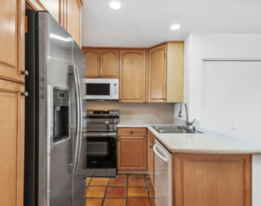 6798 Las Olas Way - Photo Thumbnail 5