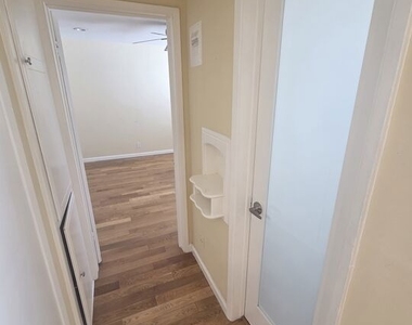 5950 Carlton Way - Photo Thumbnail 8
