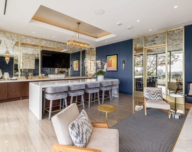 8500 Burton Way - Photo Thumbnail 30