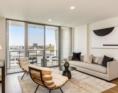 8500 Burton Way - Photo Thumbnail 18
