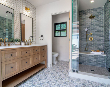 6417 Lindenhurst Avenue - Photo Thumbnail 30
