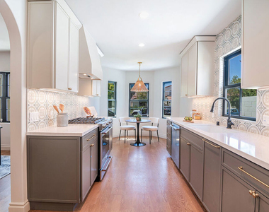 6417 Lindenhurst Avenue - Photo Thumbnail 12