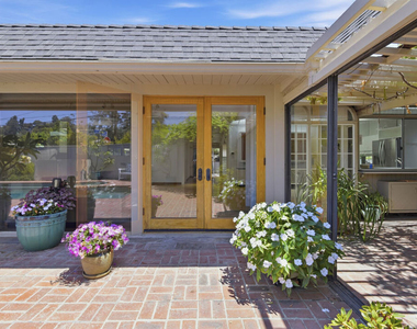 738 Hanley Avenue - Photo Thumbnail 4