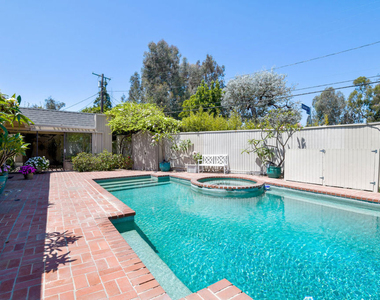 738 Hanley Avenue - Photo Thumbnail 2