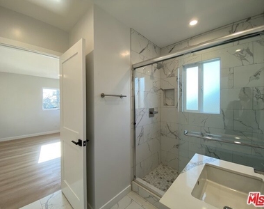 3207 W 3rd Street - Photo Thumbnail 14