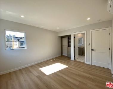 3207 W 3rd Street - Photo Thumbnail 17