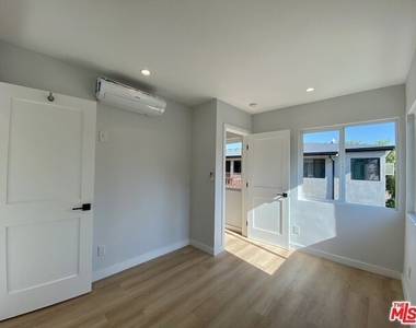 3207 W 3rd Street - Photo Thumbnail 10