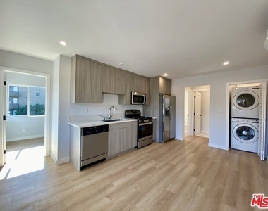 3207 W 3rd Street - Photo Thumbnail 19
