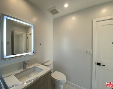 3207 W 3rd Street - Photo Thumbnail 16