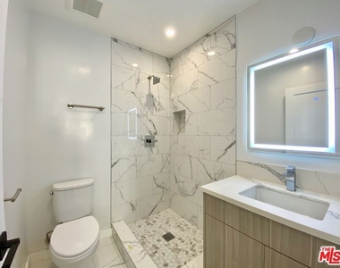 3207 W 3rd Street - Photo Thumbnail 12