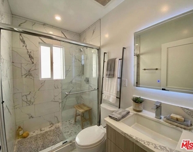 3207 W 3rd Street - Photo Thumbnail 3