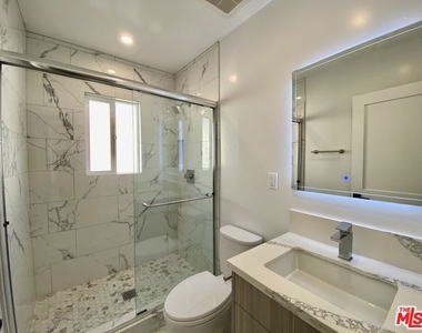3207 W 3rd Street - Photo Thumbnail 14