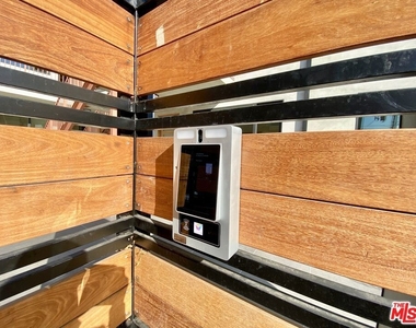 3207 W 3rd Street - Photo Thumbnail 26