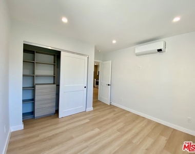 3207 W 3rd Street - Photo Thumbnail 22