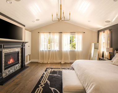 12142 Hollyglen Place - Photo Thumbnail 19