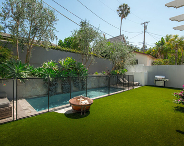 12142 Hollyglen Place - Photo Thumbnail 40