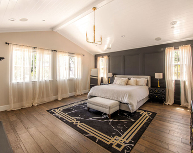 12142 Hollyglen Place - Photo Thumbnail 18