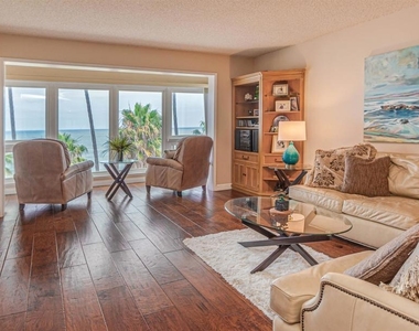 1039 Coast Blvd - Photo Thumbnail 1