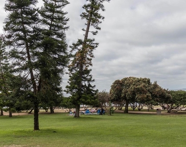 1039 Coast Blvd - Photo Thumbnail 20