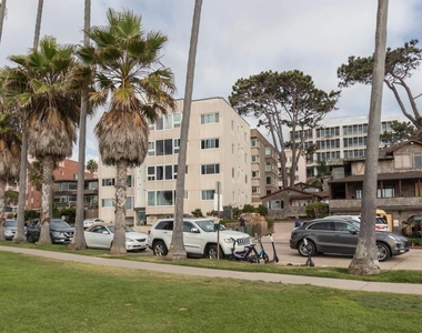 1039 Coast Blvd - Photo Thumbnail 11