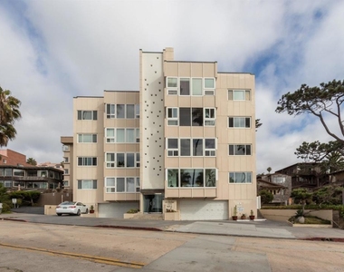 1039 Coast Blvd - Photo Thumbnail 10