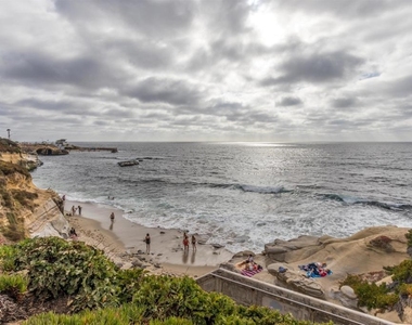 1039 Coast Blvd - Photo Thumbnail 12