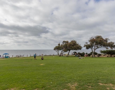 1039 Coast Blvd - Photo Thumbnail 16