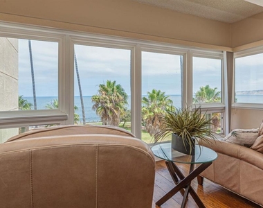 1039 Coast Blvd - Photo Thumbnail 2