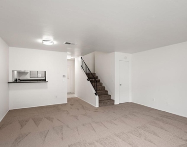 5580 Lake Park Way - Photo Thumbnail 9