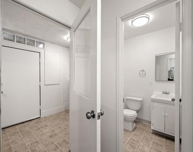 5580 Lake Park Way - Photo Thumbnail 19