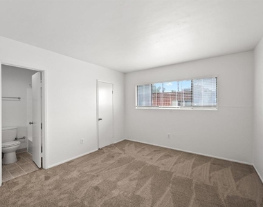 5580 Lake Park Way - Photo Thumbnail 27
