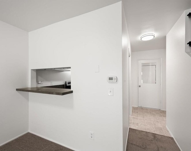 5580 Lake Park Way - Photo Thumbnail 12