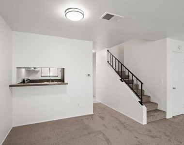 5580 Lake Park Way - Photo Thumbnail 10