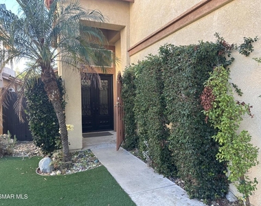 3116 Ferncrest Place - Photo Thumbnail 2