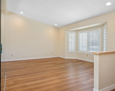 44210 Mariposa Court - Photo Thumbnail 9