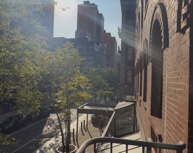 East 12th Street - Photo Thumbnail 5