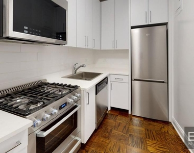 East 82nd Street - Photo Thumbnail 5
