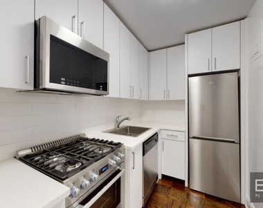 East 82nd Street - Photo Thumbnail 2