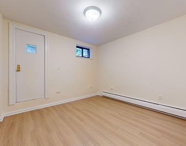 East 84th Street - Photo Thumbnail 10