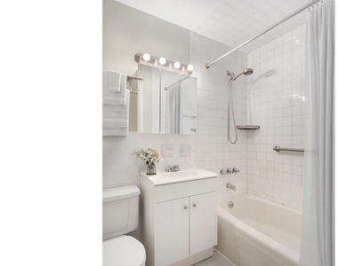 Woodside Avenue - Photo Thumbnail 4