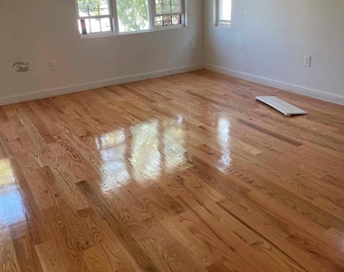 10816 Pinegrove Street - Photo Thumbnail 3